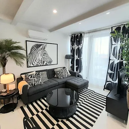 Apartment Atico Roseta Luxury